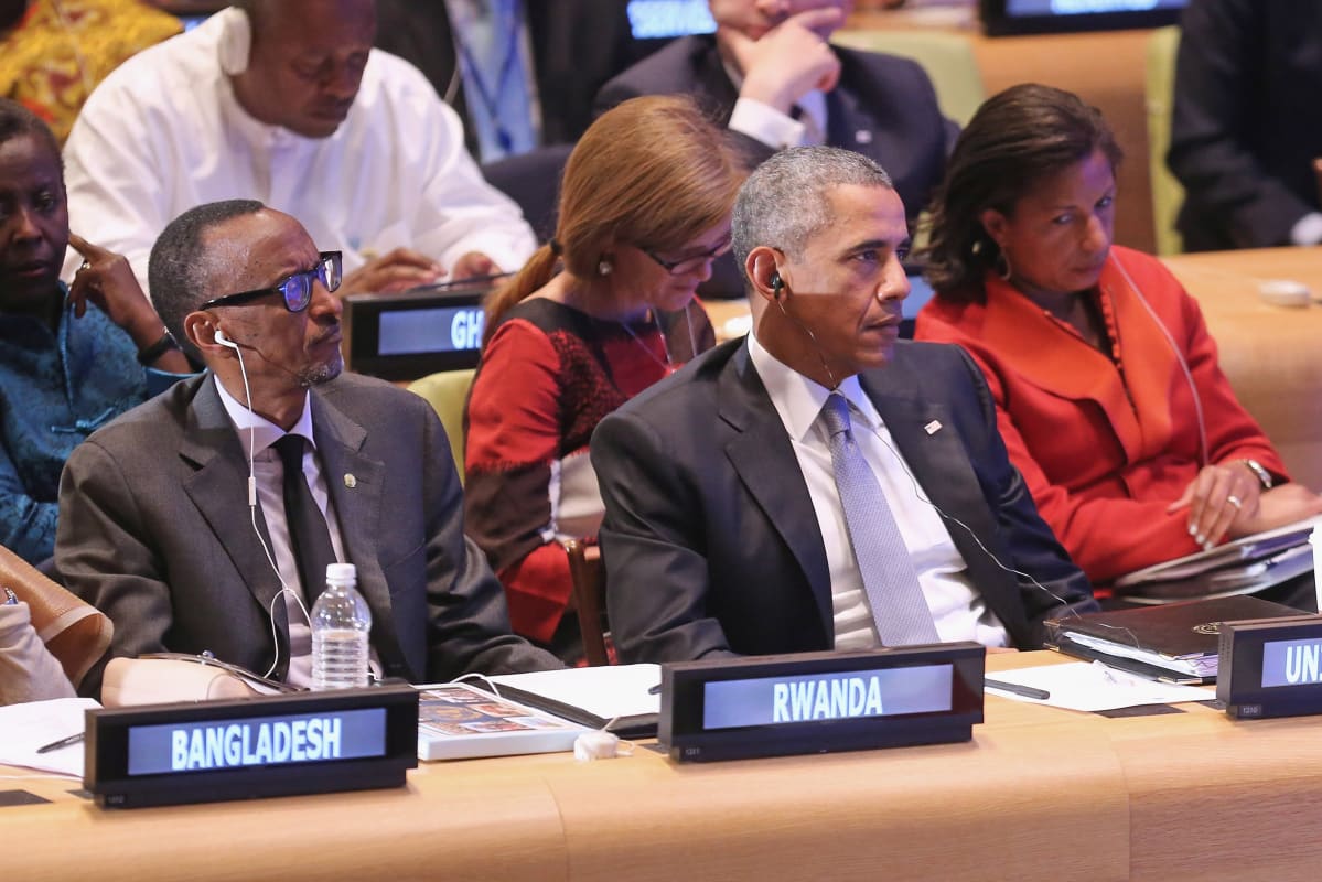 Ruandan presidentti Paul Kagame ja Yhdysvaltain presidentti Barack Obama istuivat vierekkäin YK:n rauhanturvaamisen huippukokouksessa New Yorkissa syyskuussa 2015.