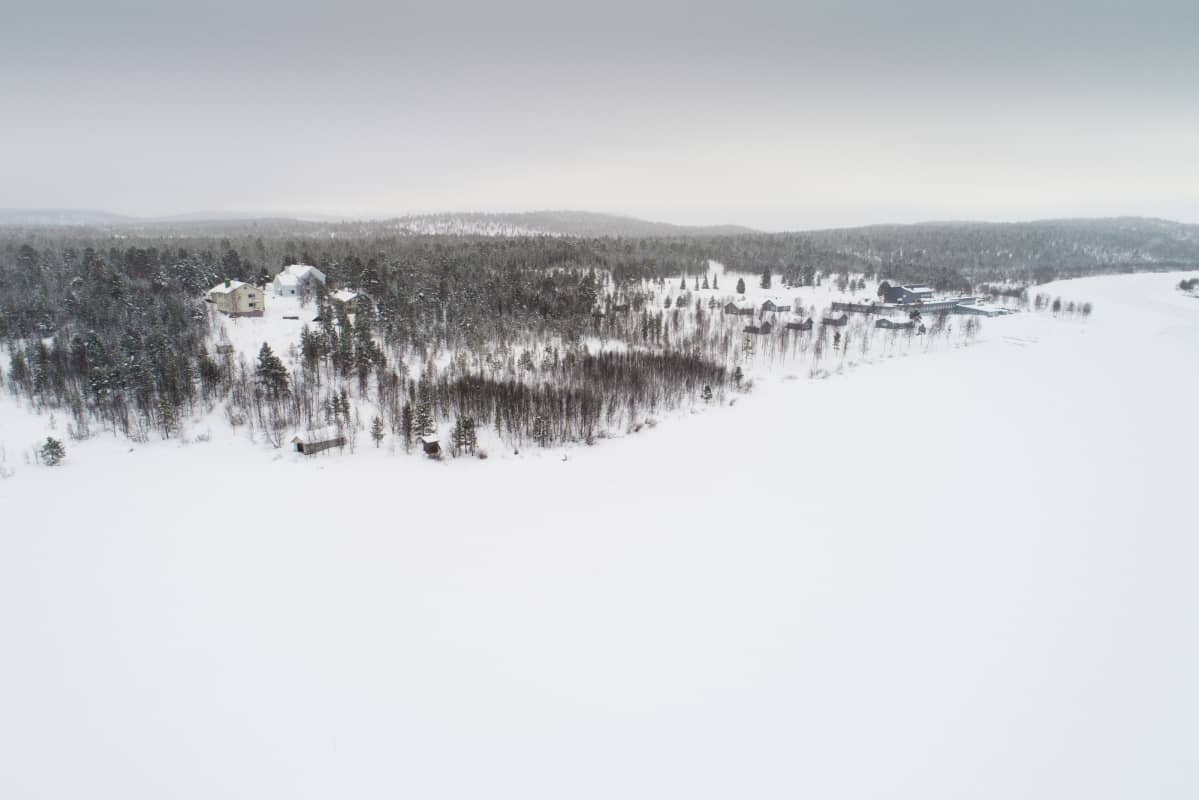 Vanha Riutulan koulu Inarissa toimi yhtenä koulukotina.
