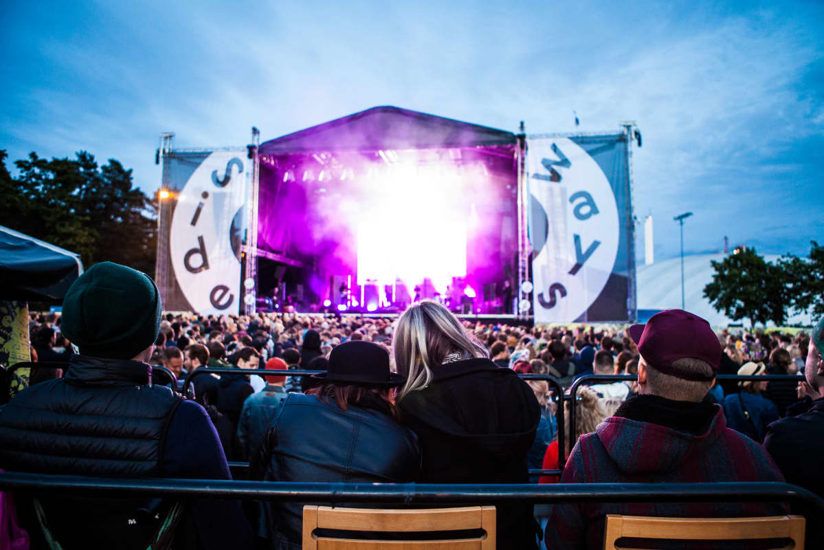 ihmisiä Sideways-festareilla