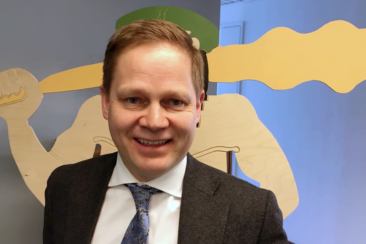 Kansanedustaja Markus Lohi (kesk.).