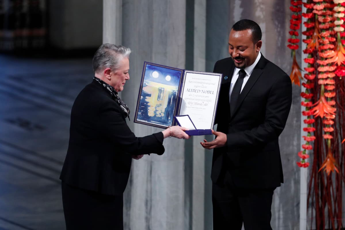 Abiy Ahmed vastaanottaa palkinnon