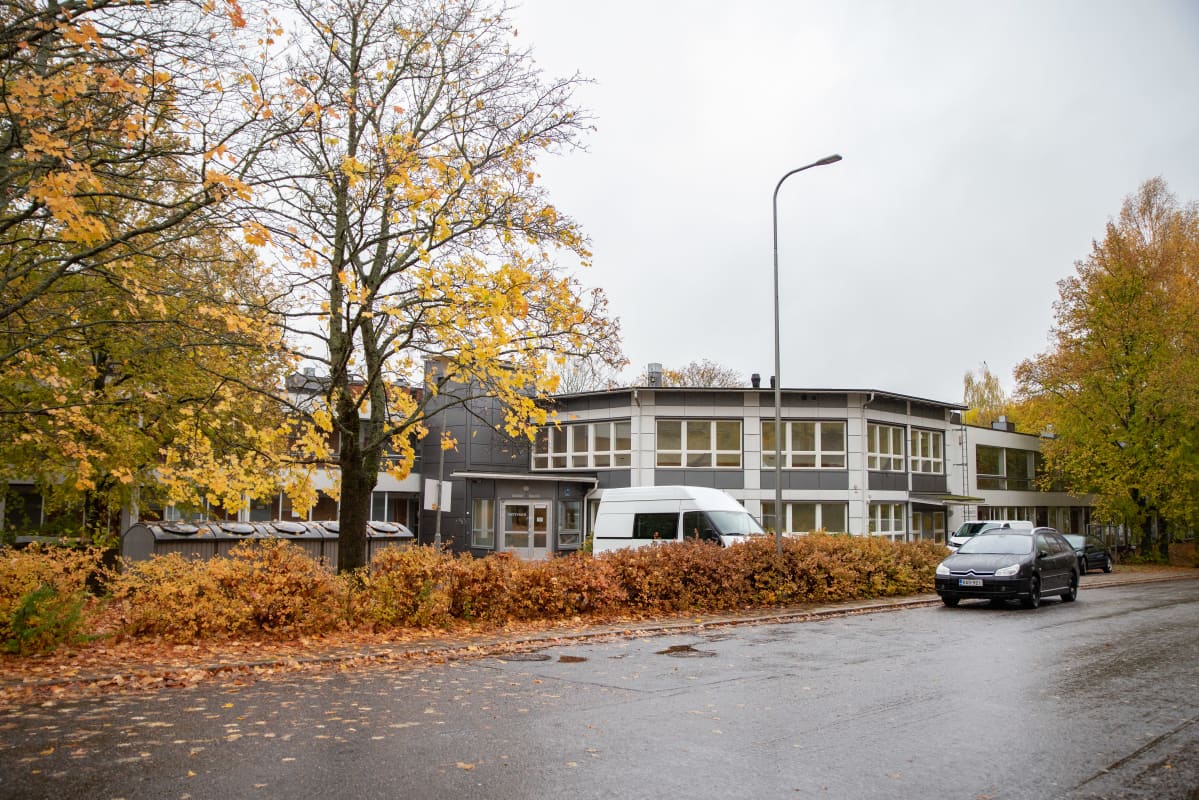 Turun Hepokullassa sijaitseva Niittykoti-asumisyksikkö kuvattuna kadulta.