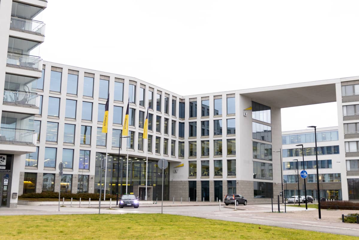 EY:n eli Ernst & Youngin pääkonttori Helsingissä Alvar Aallonkadulla