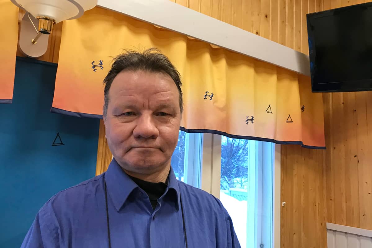 Nuorgamilainen huoltamoyrittäjä Ari Naapanki.