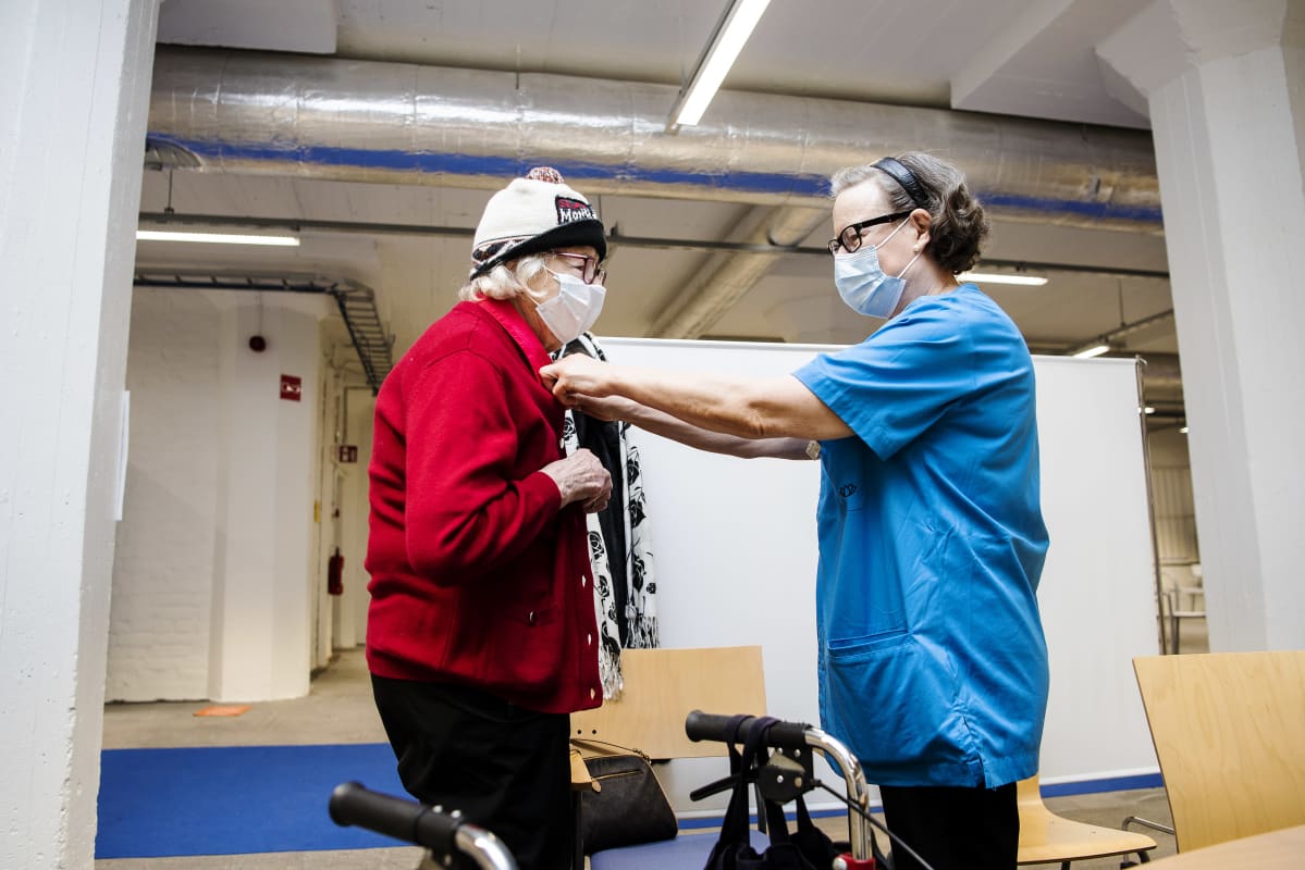 Kaarina Sippel sai koronavirusrokotteen Helsingissä 1. helmikuuta.