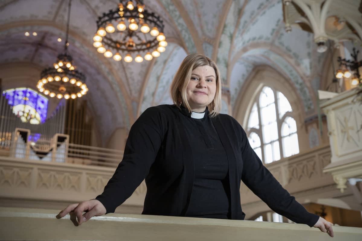 Salla Romo Joensuun pääkirkossa.