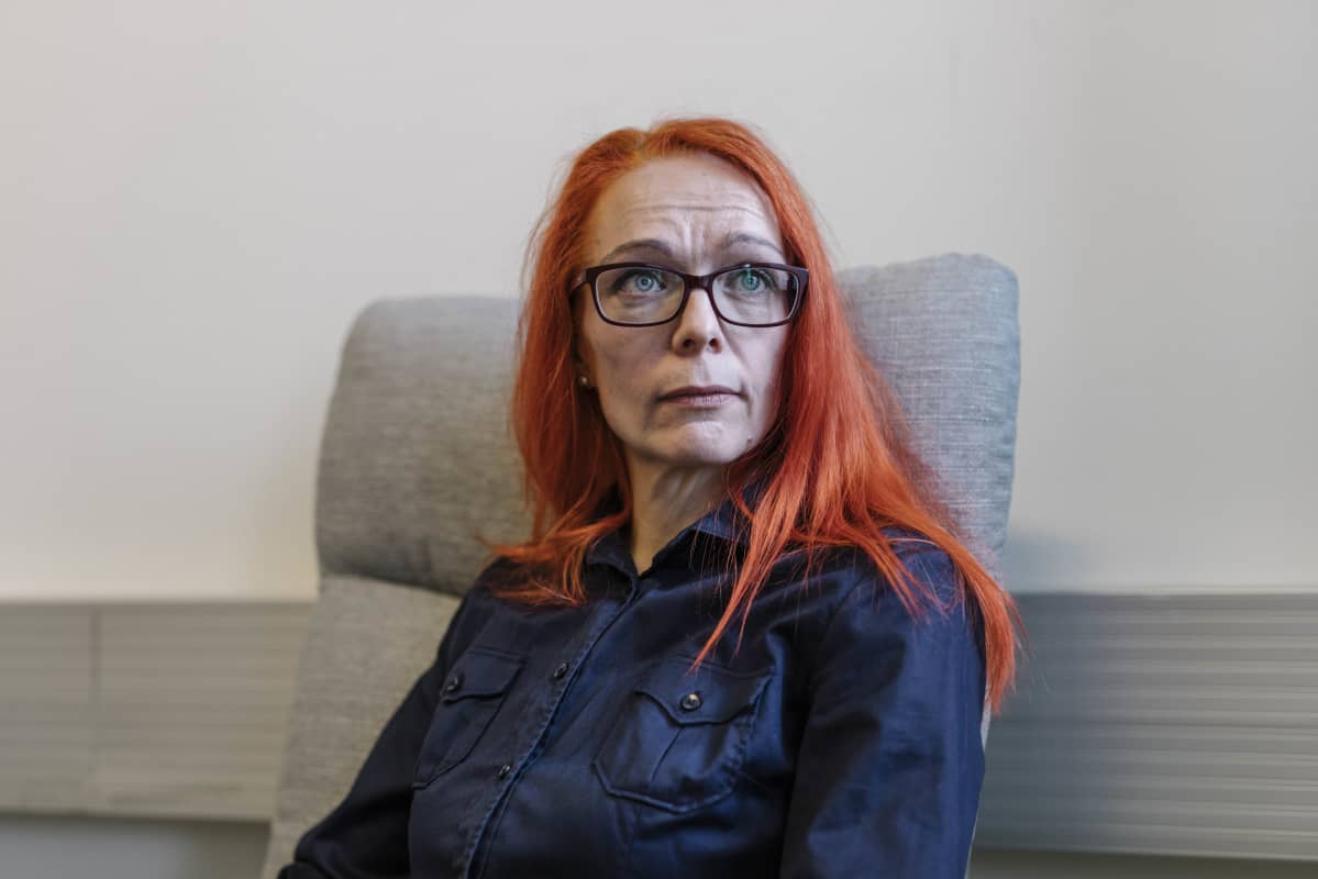 Sanna Kalajanniska työpaikallaan
