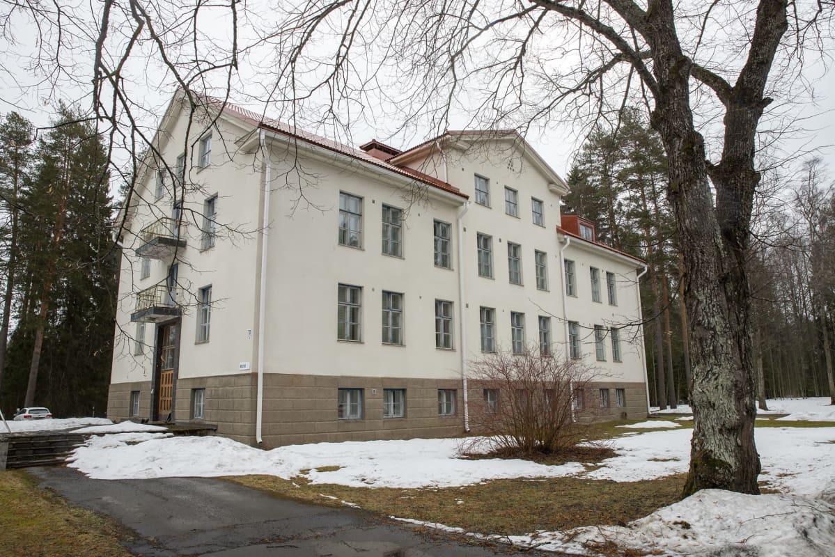 Sairaalamuseon rakennus Törnävän sairaalan alueella