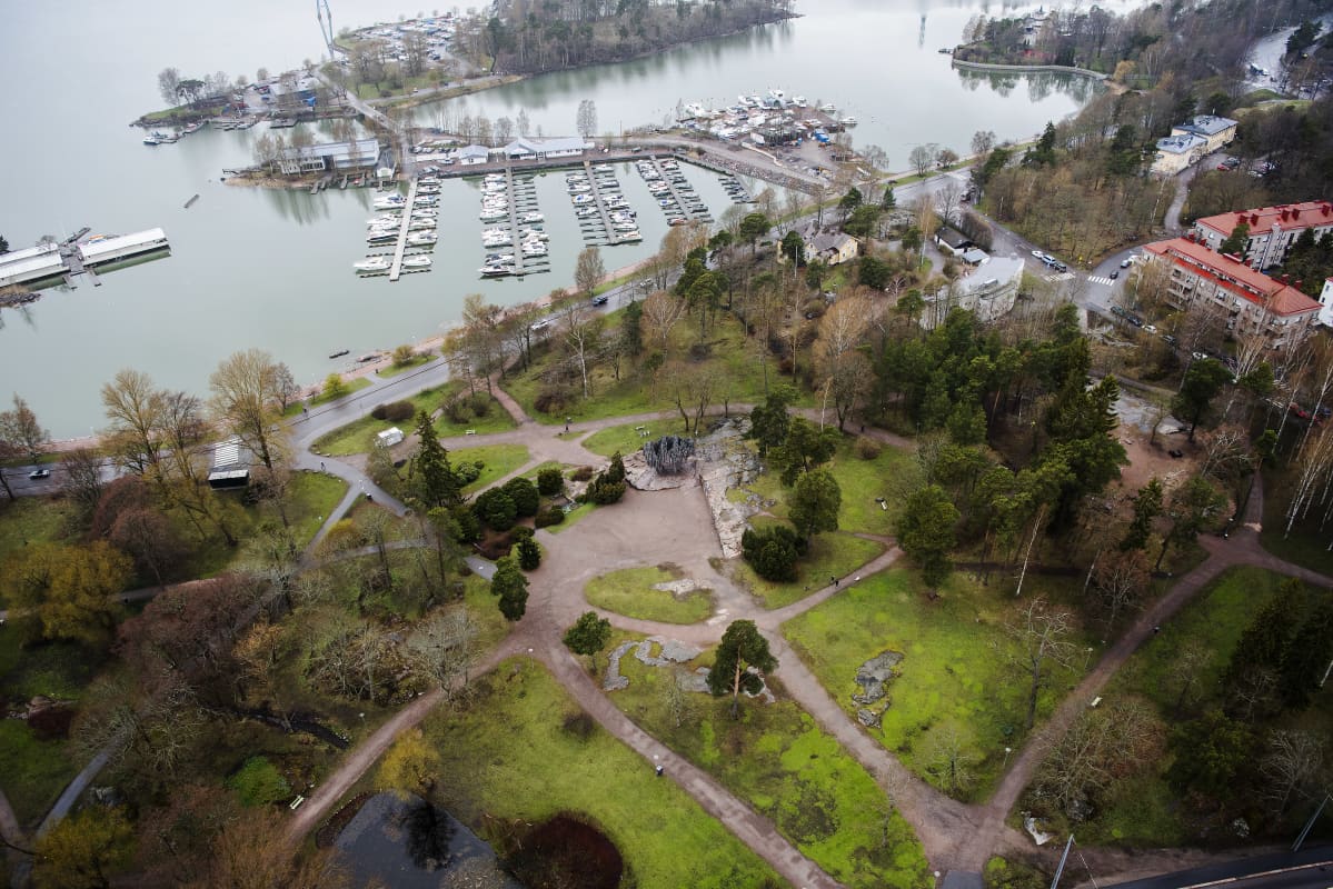 Ilmakuvassa on Helsingin Sibelius-monumentti toukokuussa 2021.