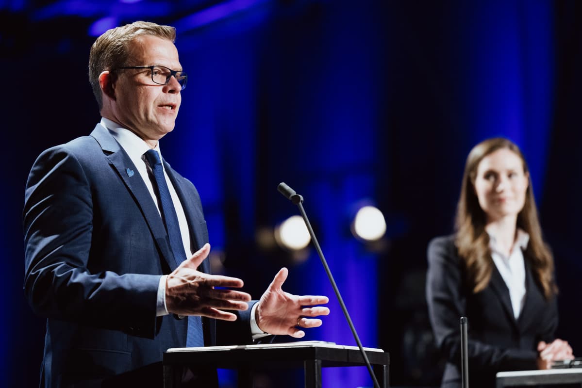 Petteri Orpo ja Sanna Marin haastateltavana vaali-iltana Pasilan Studiotalossa.