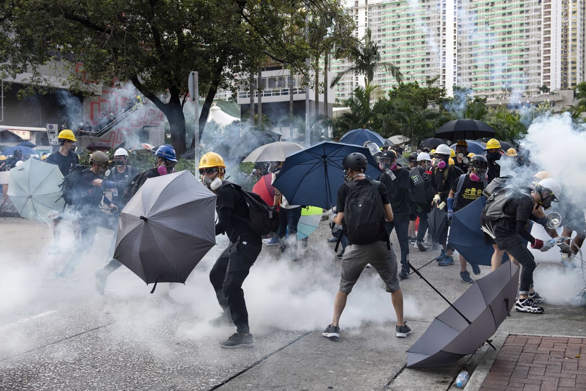 Mielenosoittajia Hongkongin kaduilla 5. elokuuta.