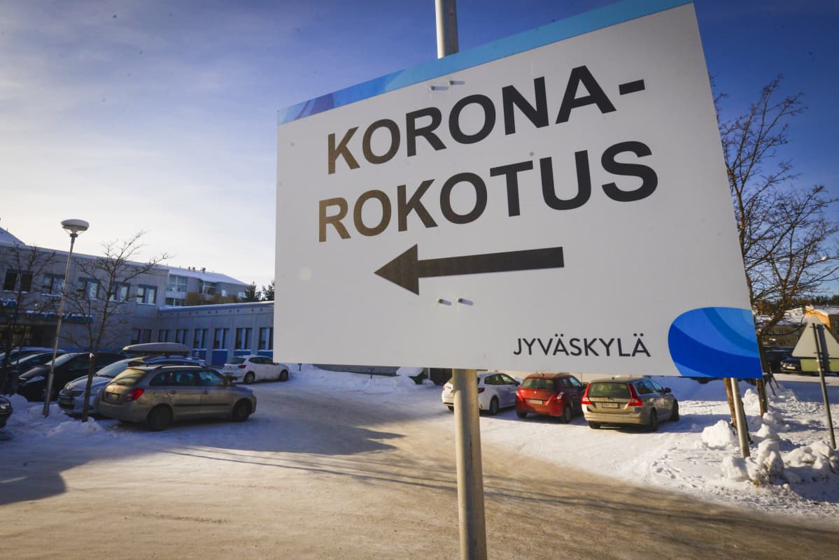 Kuokkalan rokotuspiste ja opastekyltti