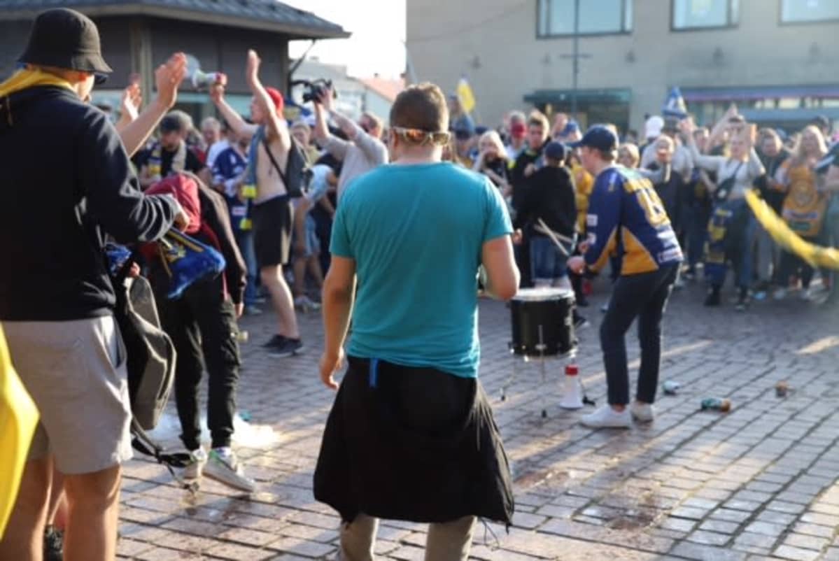 Lukon mestaruusjuhlintaa Raumalla 11.5.2021