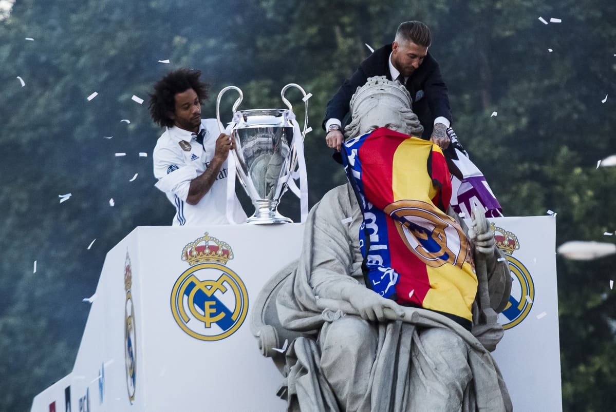 Real Madrid juhlii Cibeles aukiolla.