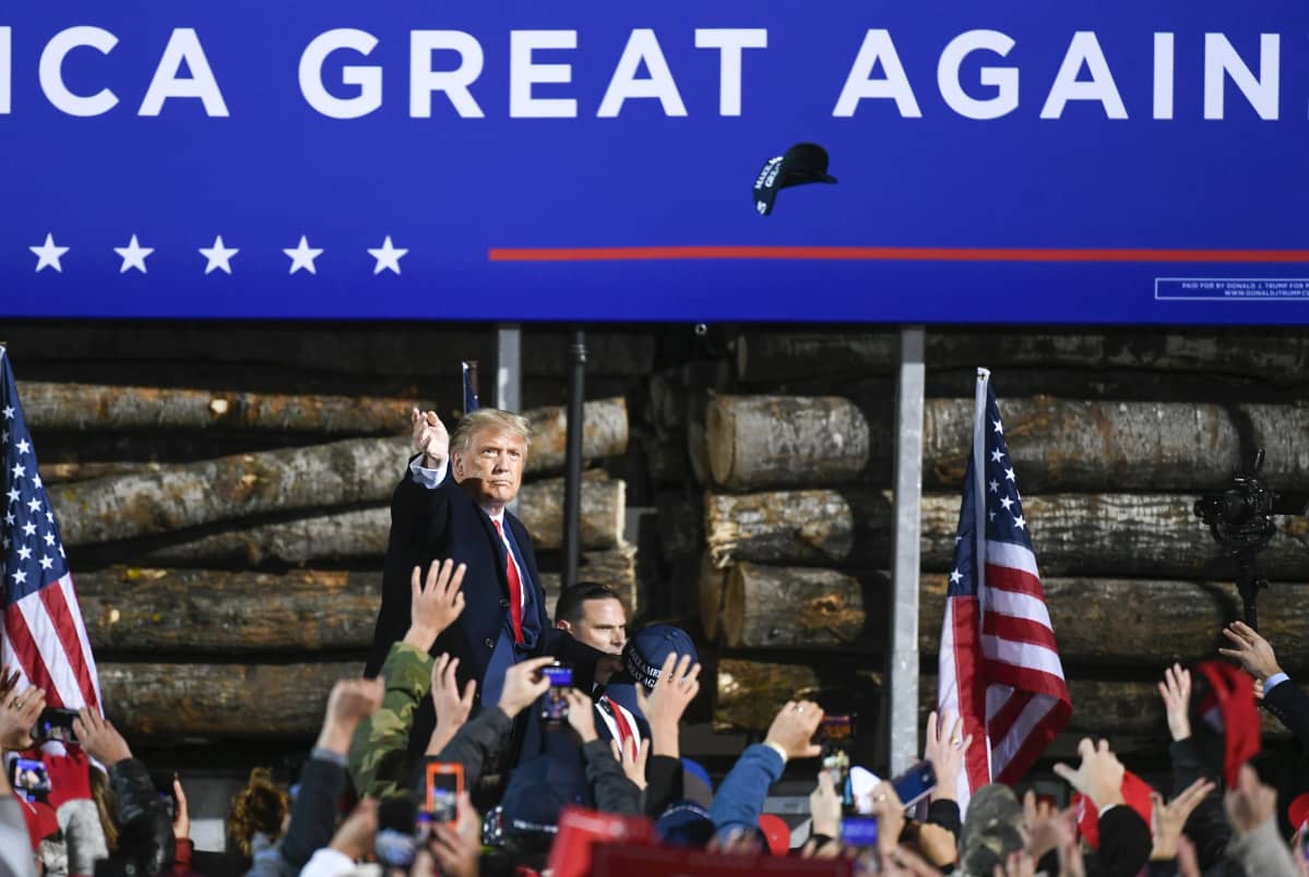 Presidentti Donald Trump kampanjoi Minnesotassa kaksi päivää ennen kuin hänellä todettiin koronatartunta.
