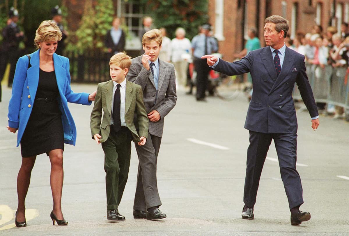 Prinsessa Diana ja perhe kadulla syyskuussa 1995.