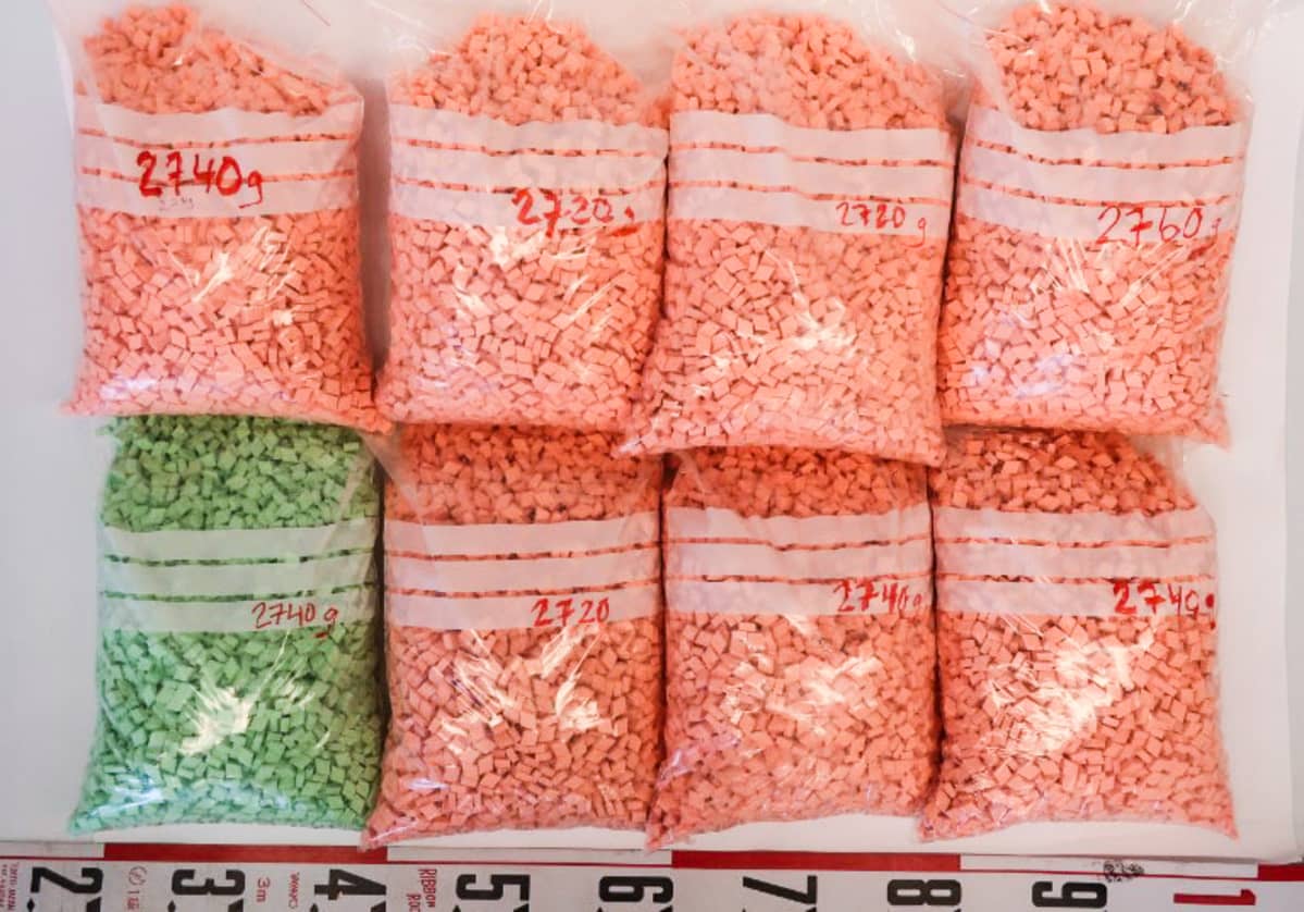 Poliisi löysi syyskuussa maastokätkön, josta takavarikoitiin kymmeniä tuhansia ekstaasitabletteja.