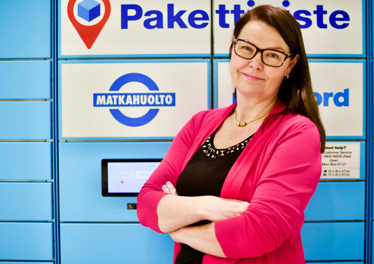 Matkahuollon pakettitoiminnasta vastaava johtaja Kati Nevalainen