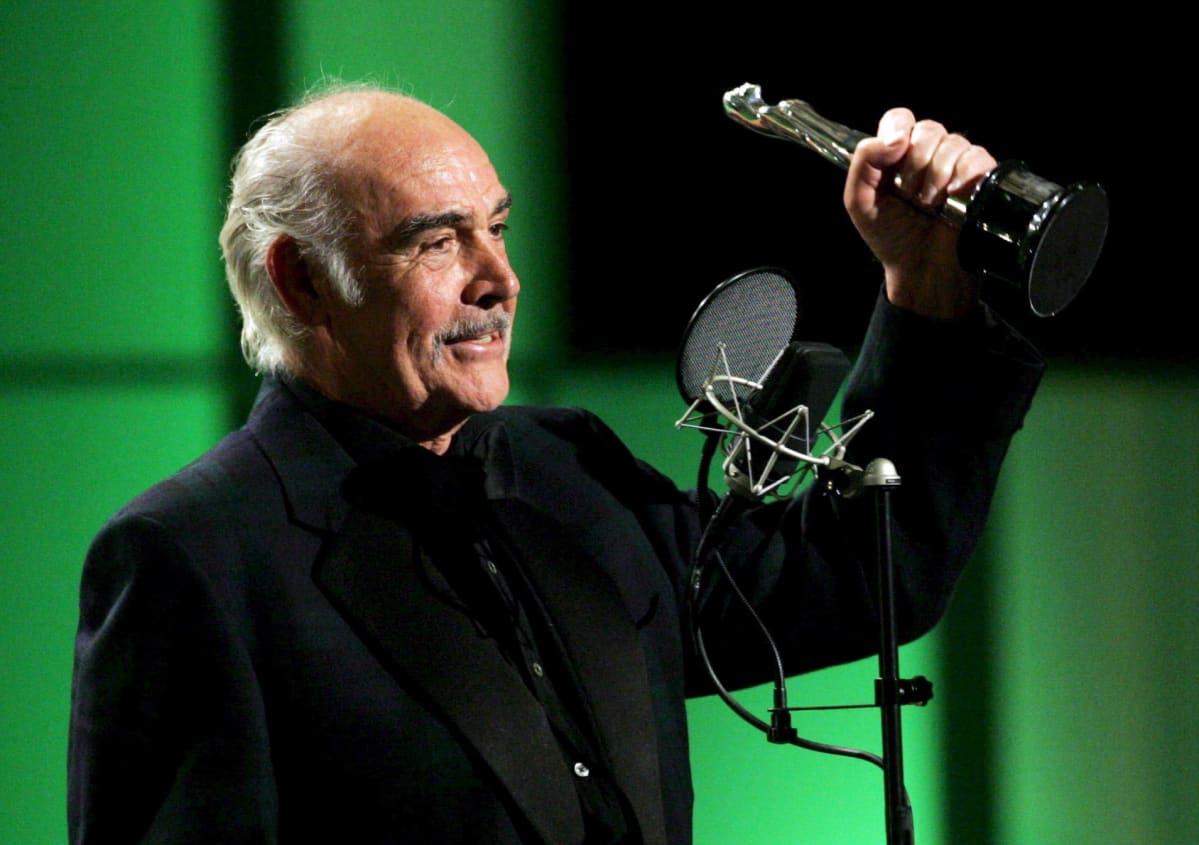 Sean Connery mottar europeiskt filmpris