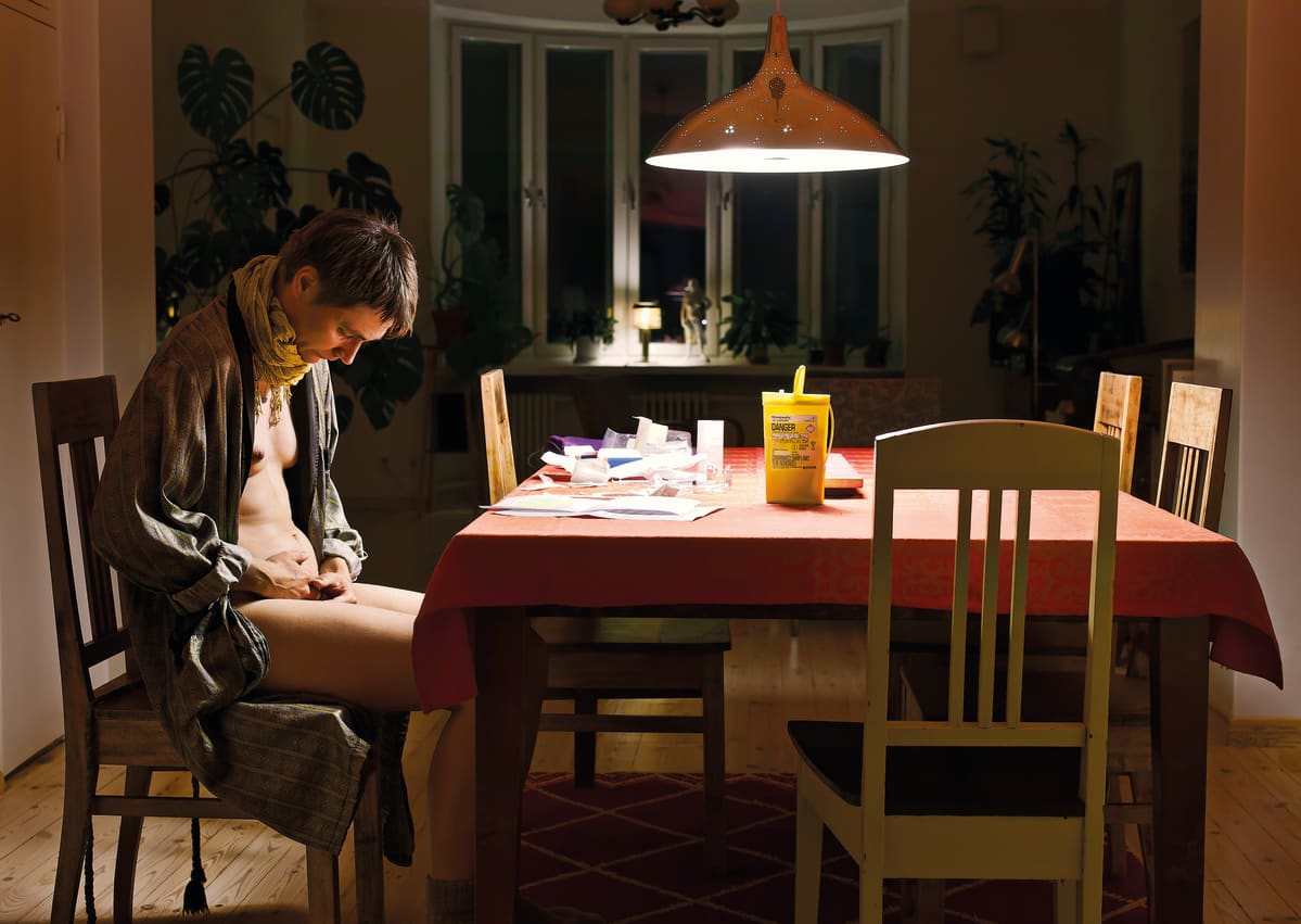 Elina Brotherus: Annonciation 10, 2011, 30x42cm, sarjasta Annonciation.
