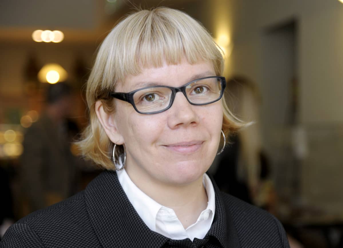 Elina Grundström