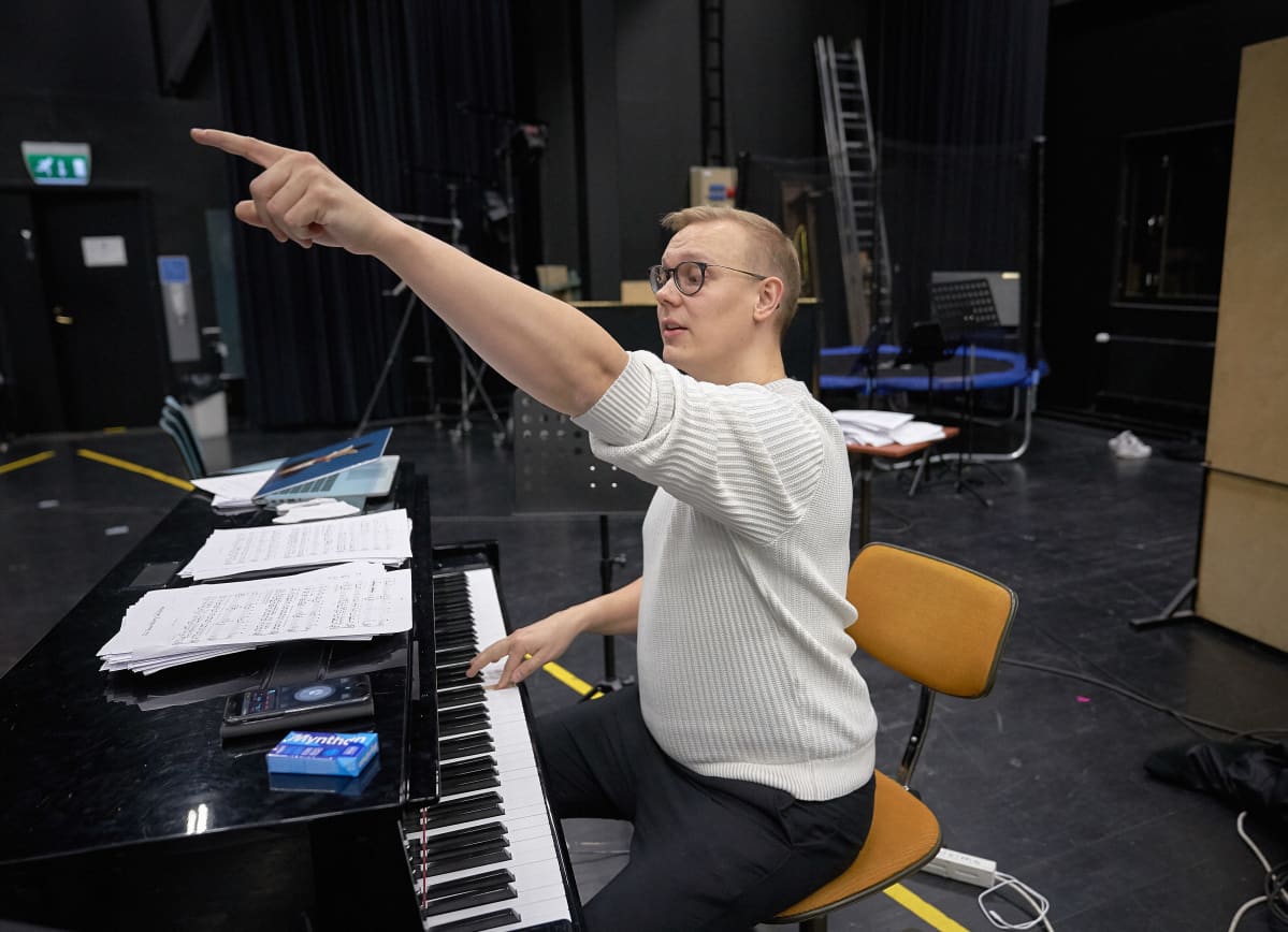 kapellimestari Joonas Mikkilä