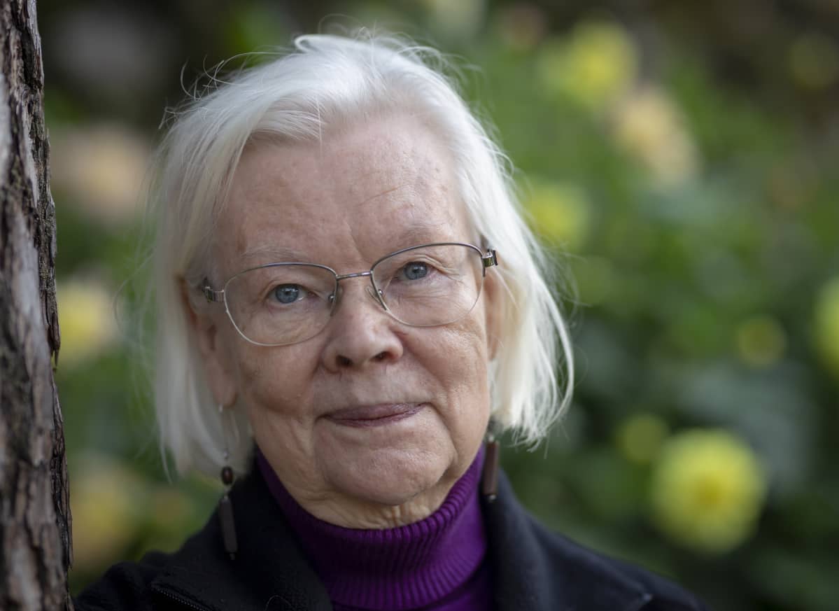 Tietokirjailija ja taidehistorian professori emerita Riitta Konttinen kertoo, että elämäkerran kirjoittaminen oli raskas ja iso urakka.