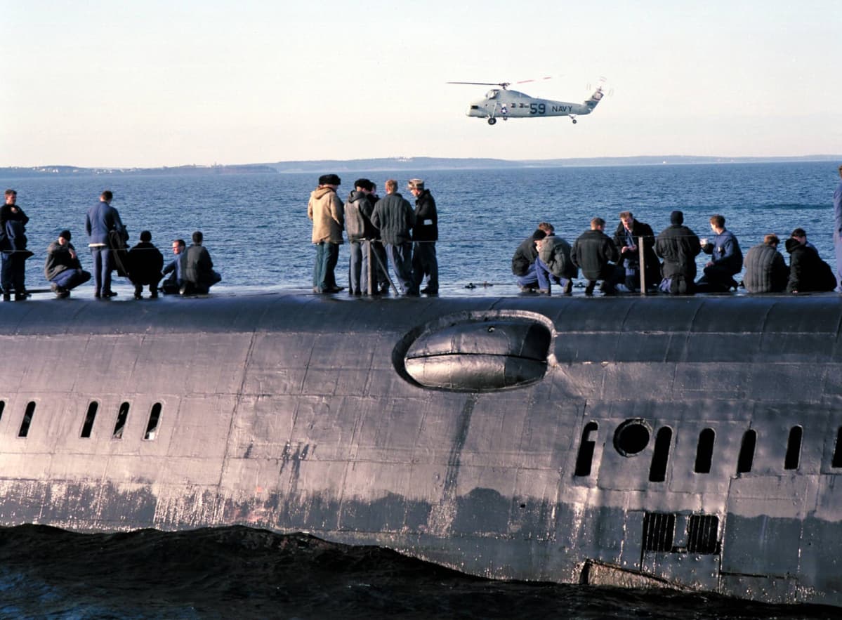 Kohtaus elokuvasta K-19: The Widowmaker. Elokuvassa nähtiin Jari Komulaisen hankkima Neuvostoliittolainen sukellusvene.