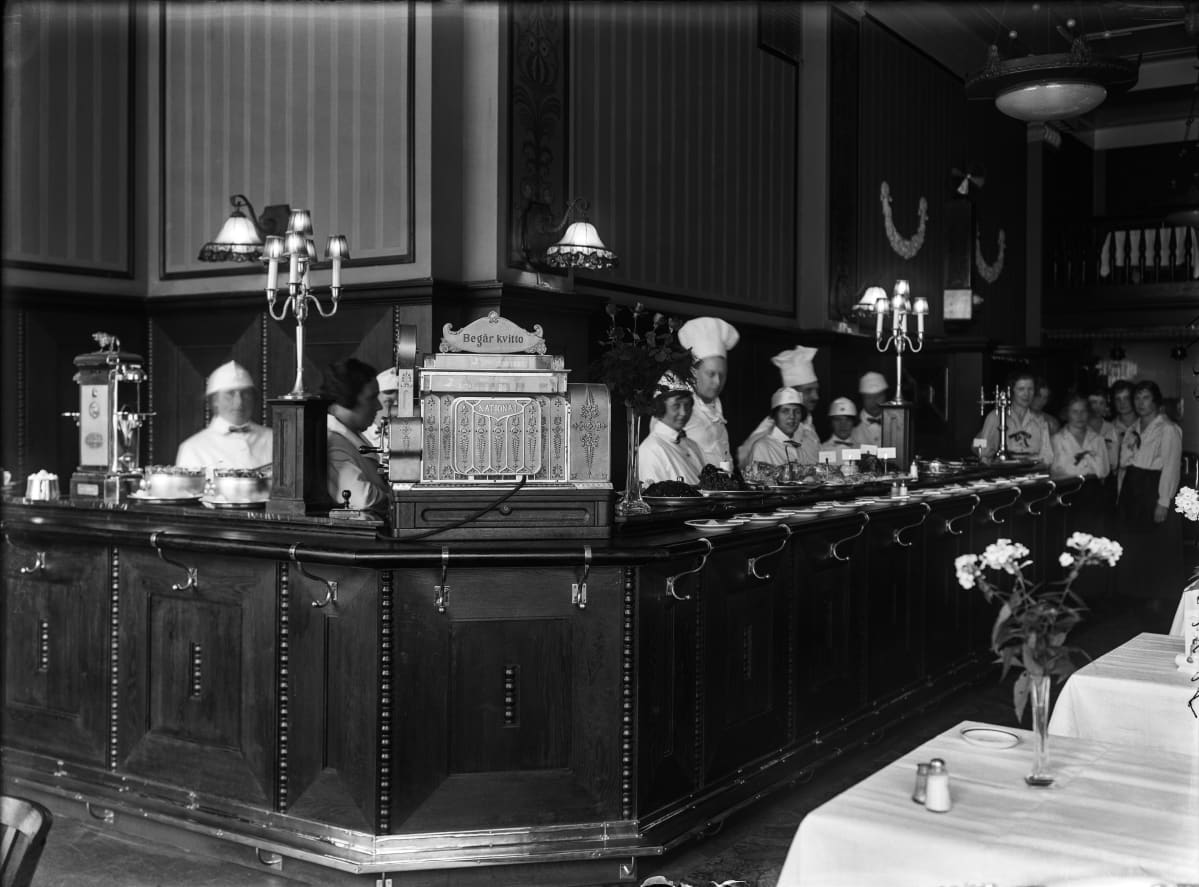 Hotelli Seurahuone kuvattuna 1923 tai 1924