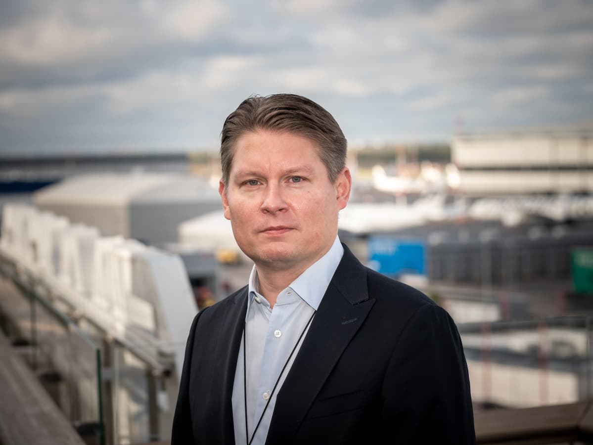 Finnairin toimitusjohtaja Topi Manner