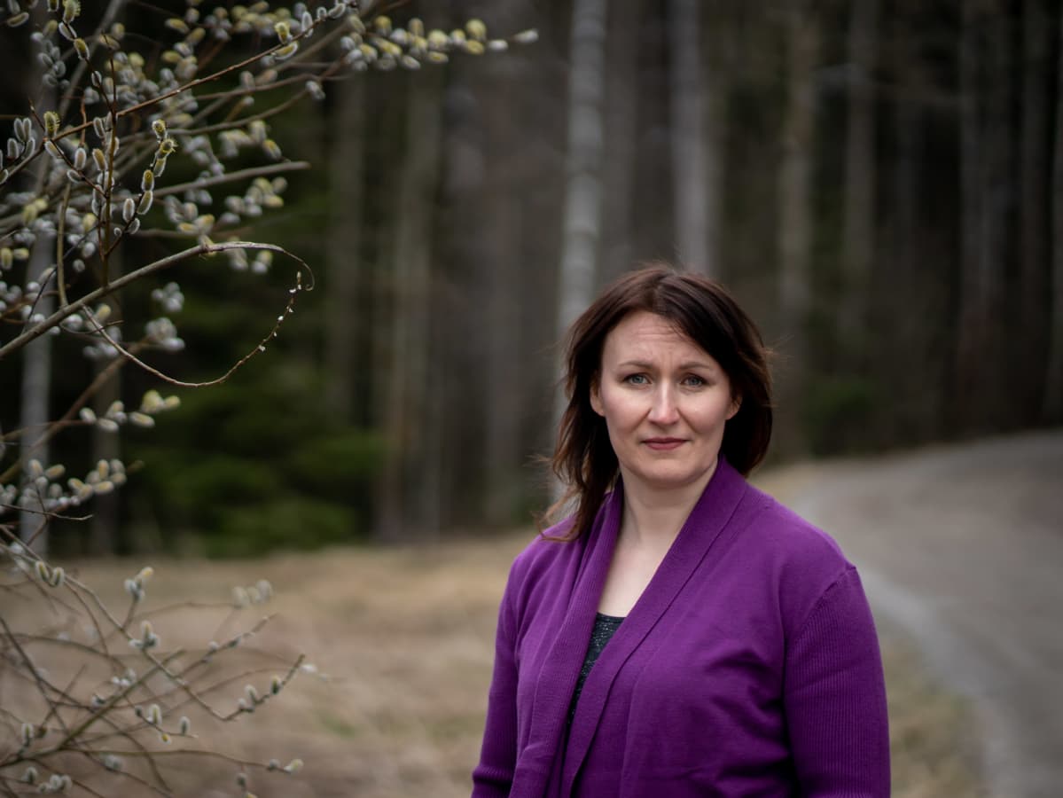 kirjailija Tiina Raevaara