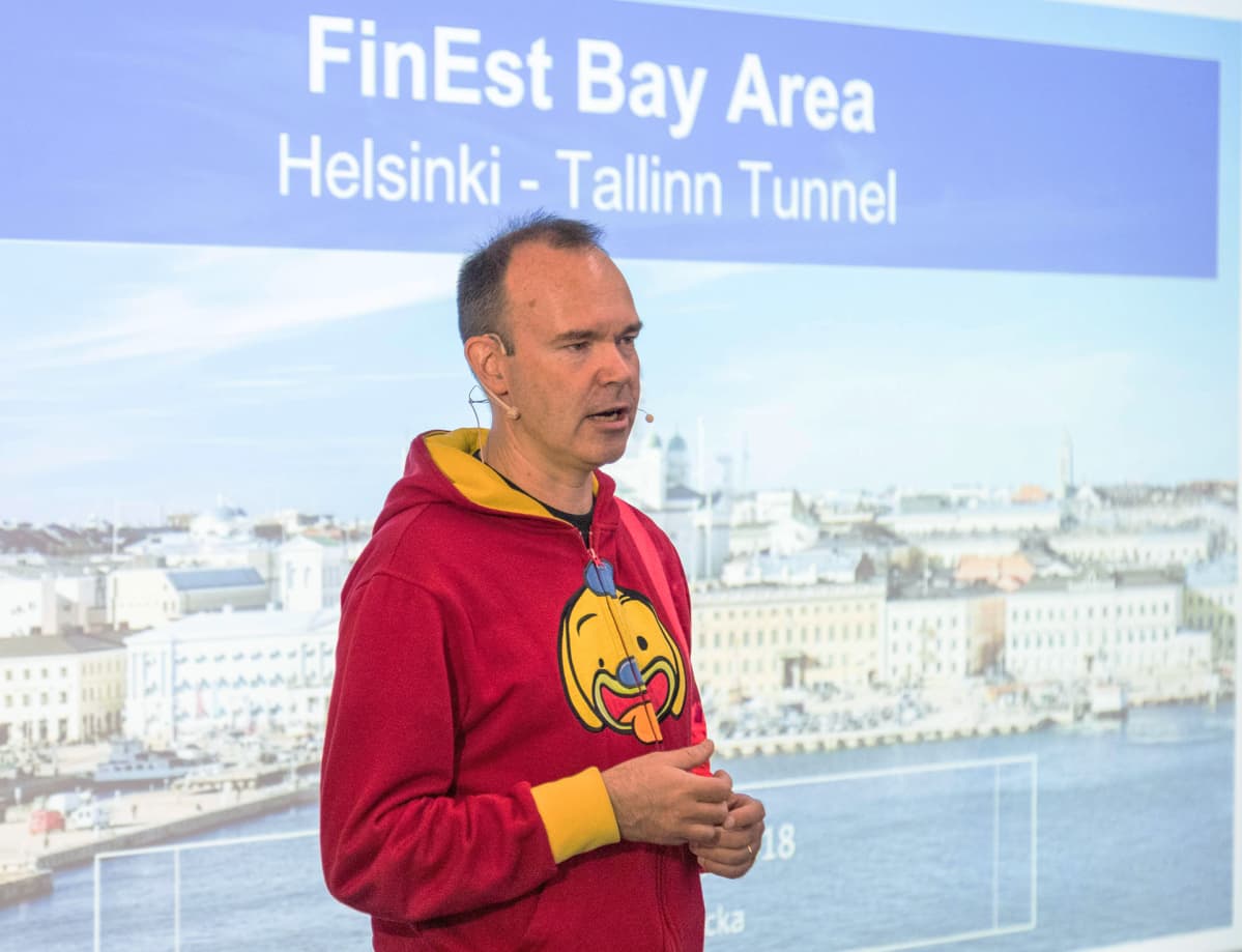 Peter Vesterbacka esittelemässä Tallinna-tunnelihanketta tammikuussa 2018.