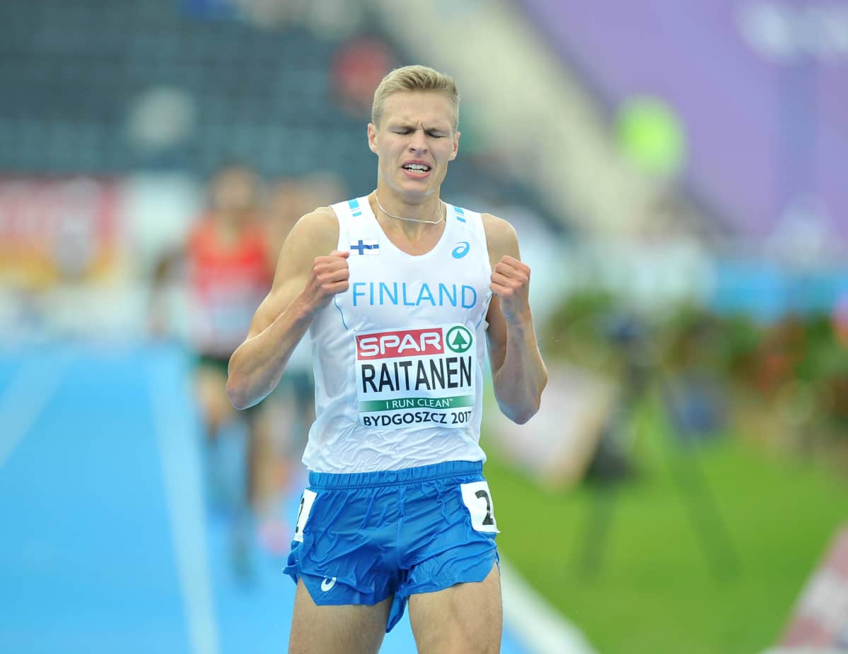 tummat tytöt galleriat