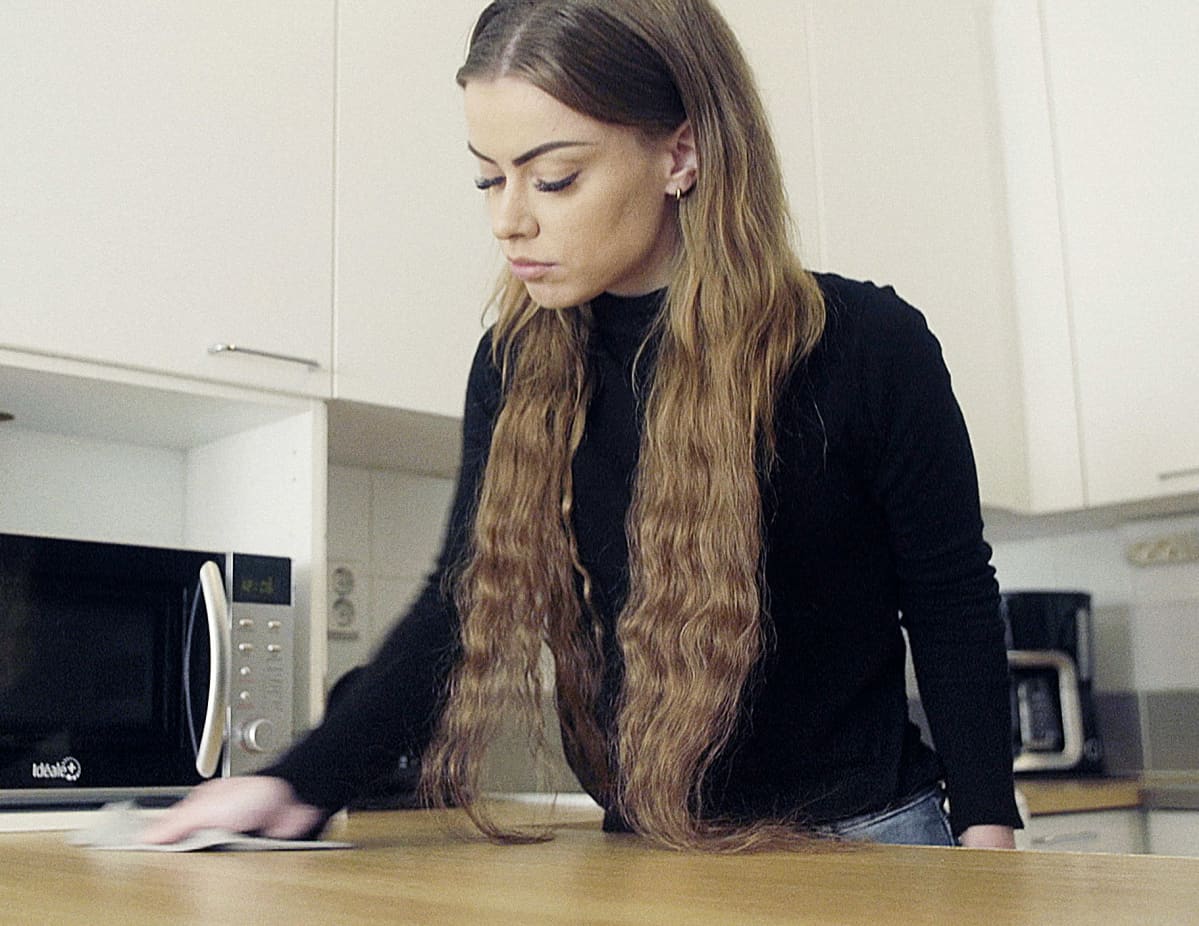 Nuorisosäätiön asunnossa asuva Janita Tikander