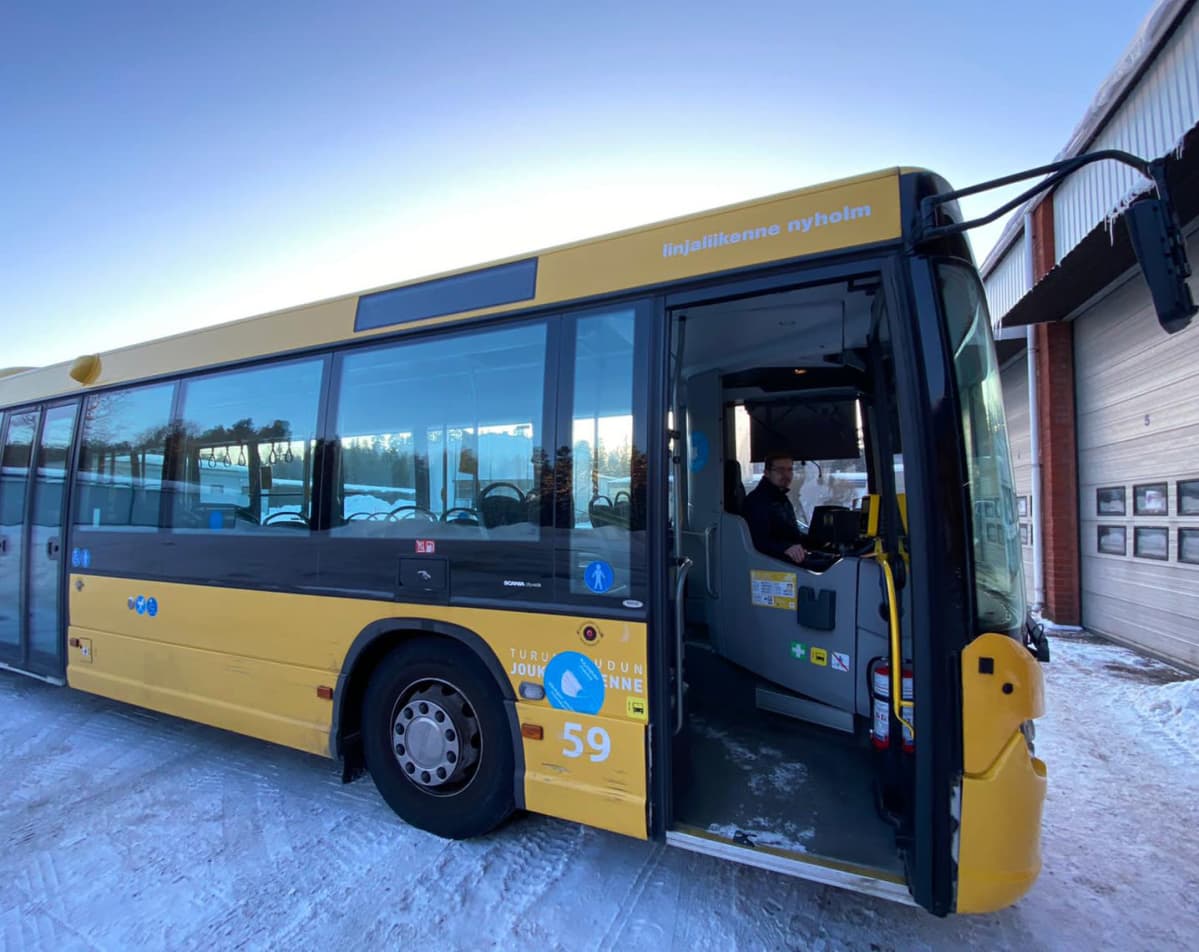 Rasmus Nurminen, linja-autonkuljettaja.