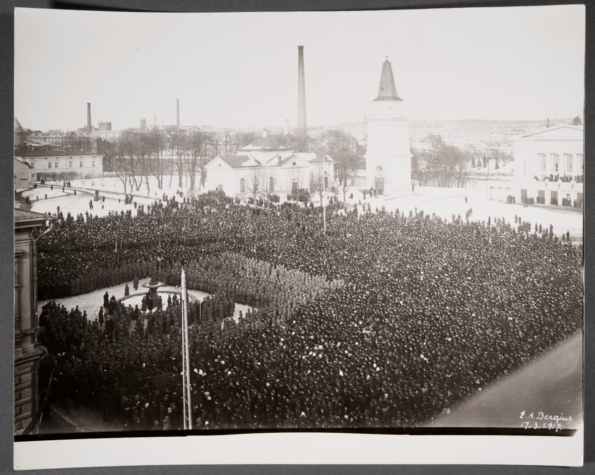1917 Tampereen keskustorilla