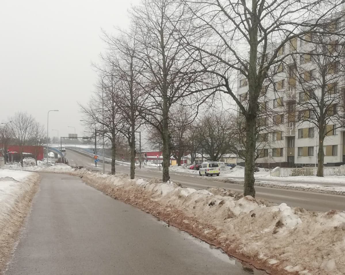 Poliisilla oli tehtävä Turun Kupittaalla 24.2.2021.