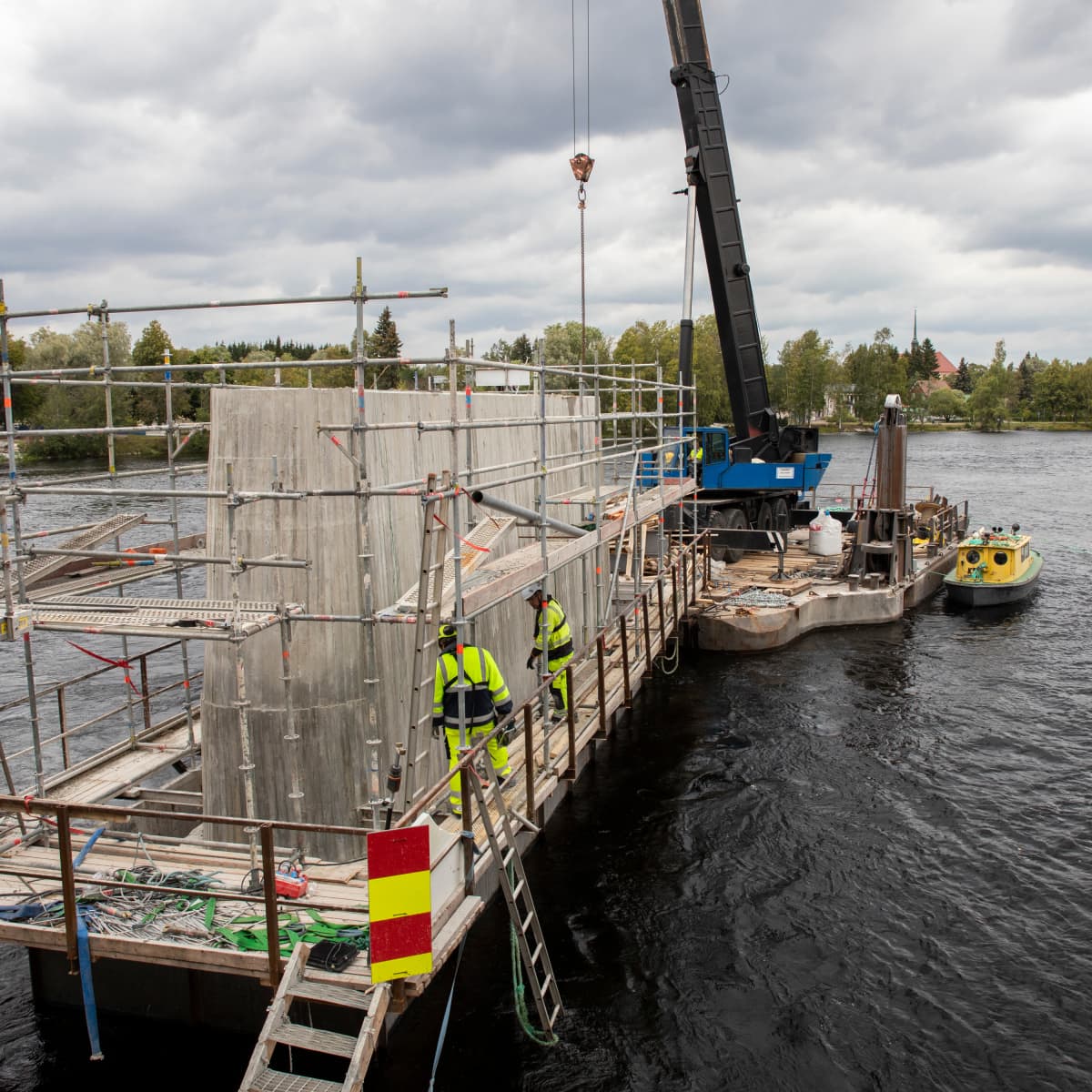 Mansikkakosken ratasillan työmaa.