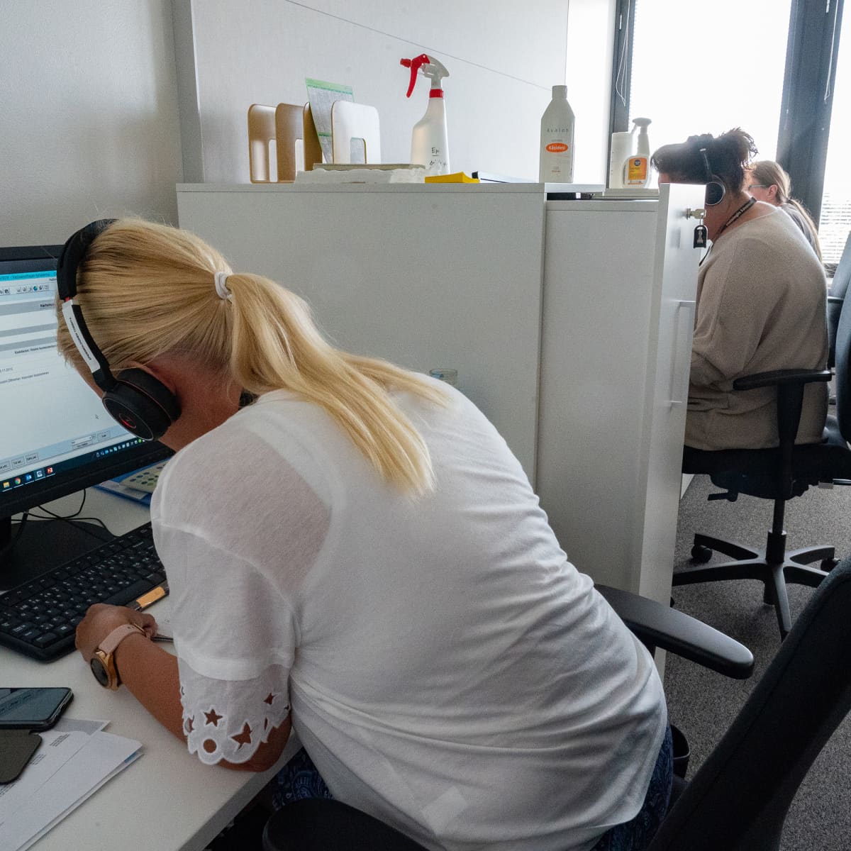 Koronajäljittäjä soittaa altistuneelle.