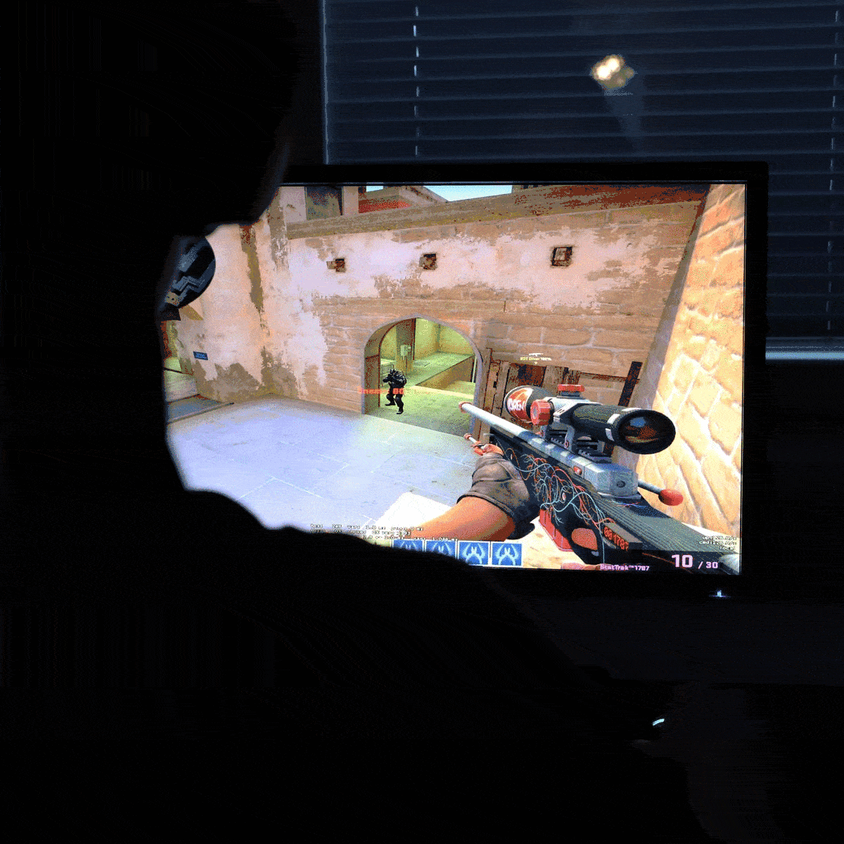 Joona Alatörmänen pelaa Counter Strikeä.