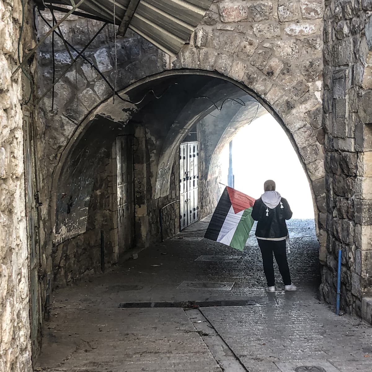 Hebron tunnelin päässä kyynelkaasua