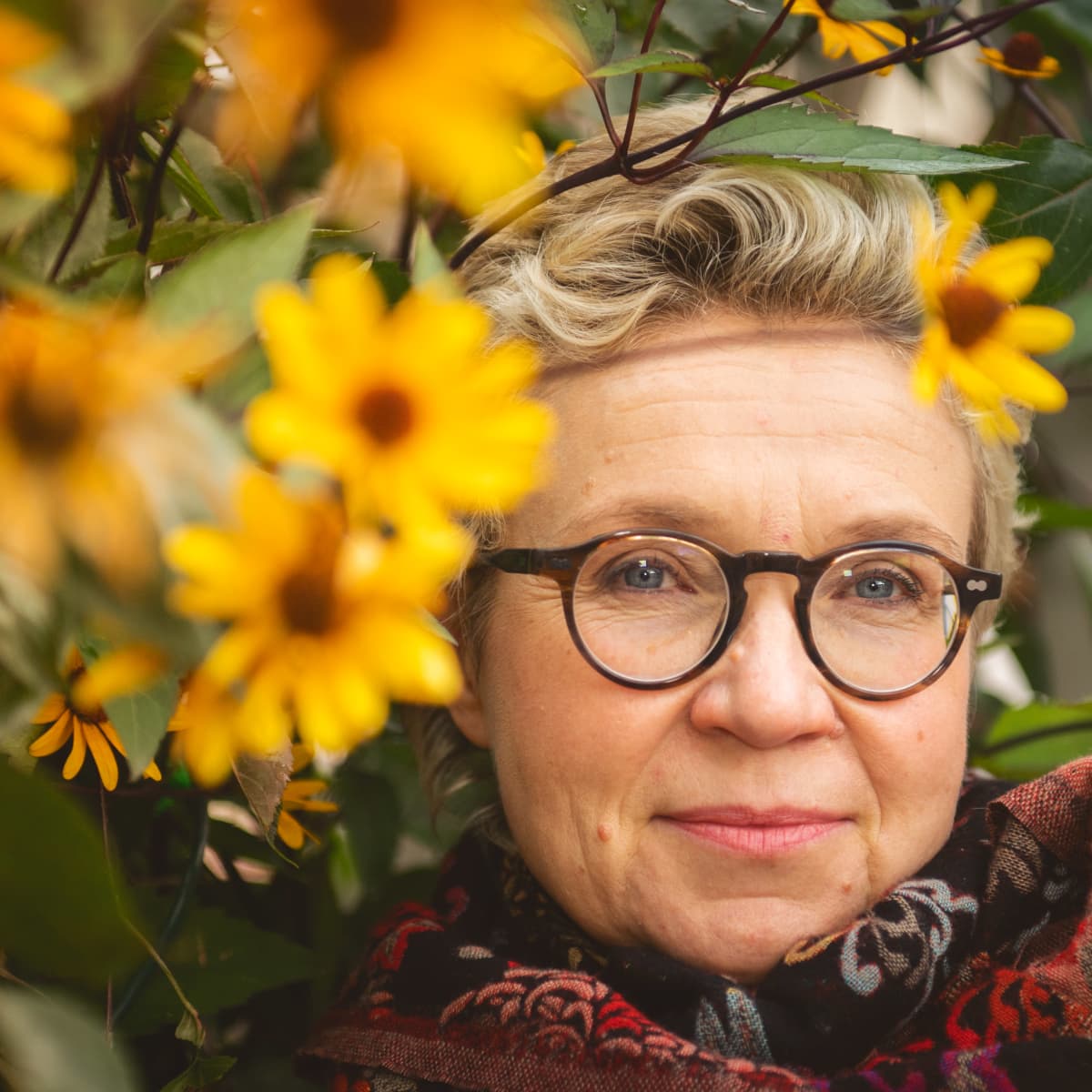 Sirpa Helena Kähkönen on suomalainen kirjailija ja suomentaja.