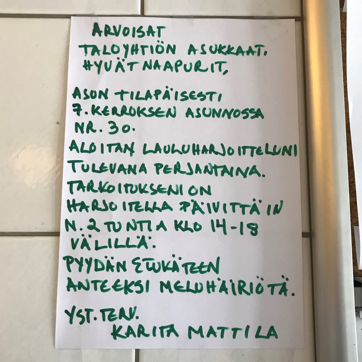 Seinällä oleva viesti