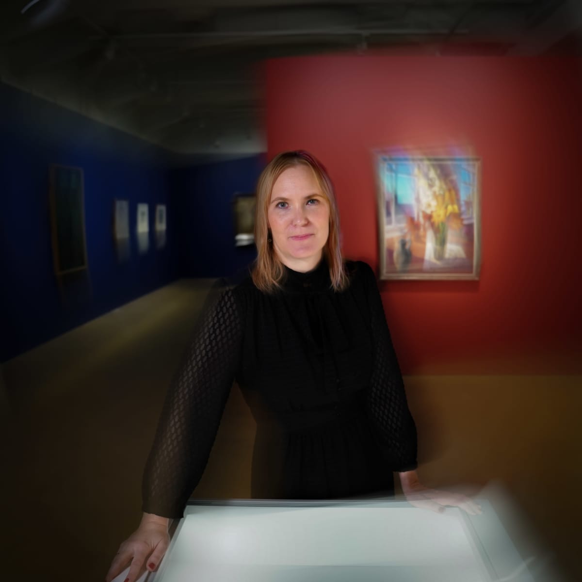 Marja Lahelma HAM:n näyttelyssä "Lallukka - elämää taiteilijakodissa".