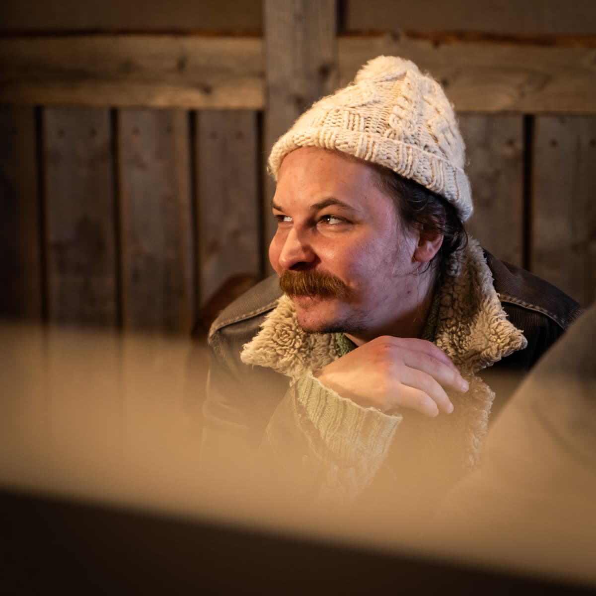 Lassi Valtonen hymyilee