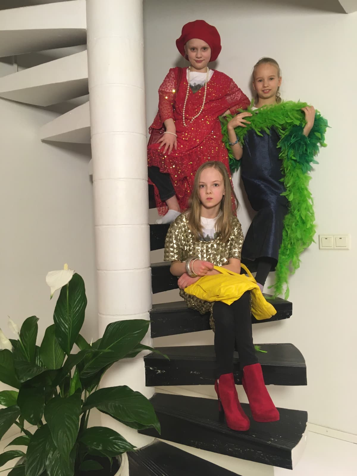 Roolileikeissä lapset saavat harjoitella, miten eri ihmiset voivat pukeutua, toimia ja puhua.