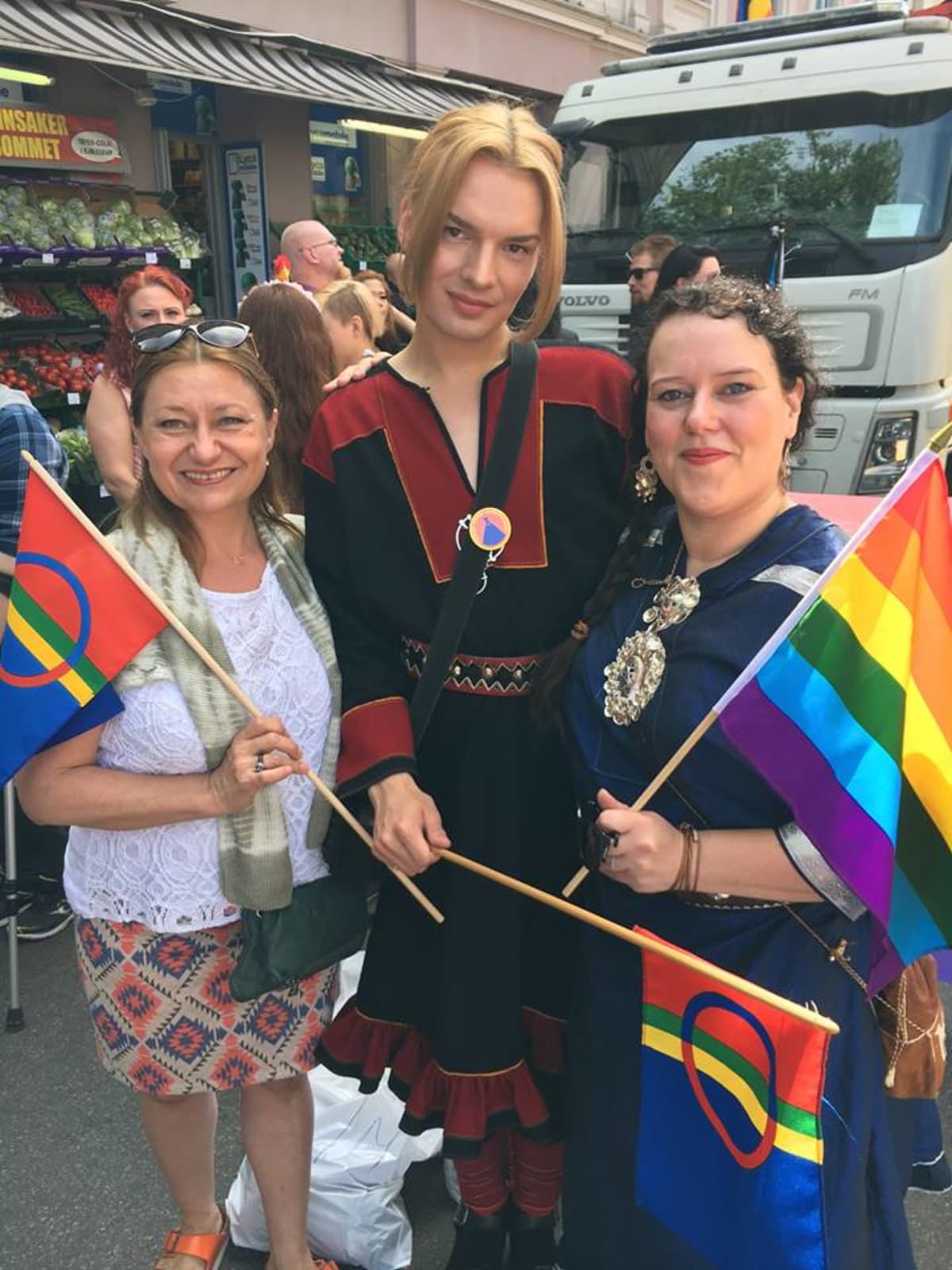 Anne Karin Olli (gur.), Dávvet Bruun-Solbakk ja Silje Karine Muotka Oslo Prides.