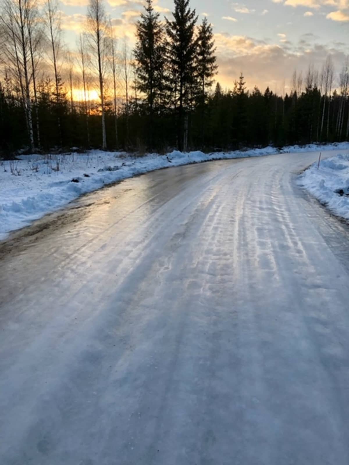 Jäinen maantie