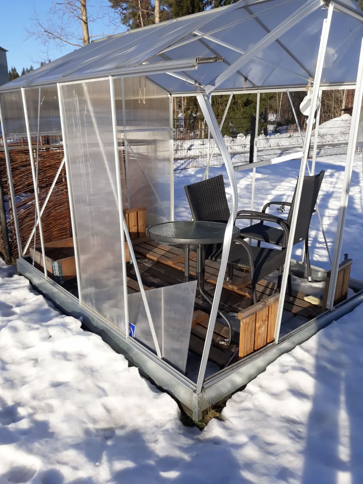 Upseerin päiväkodin kasvihuone on rikottu korjauskelvottomaksi.