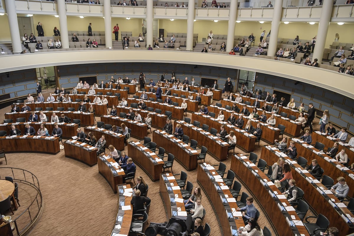 Kyselytunti Eduskunnassa.